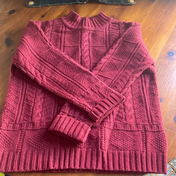 L.L. Bean Women’s size small 100% wool cable sweater - Picture 1 of 5
